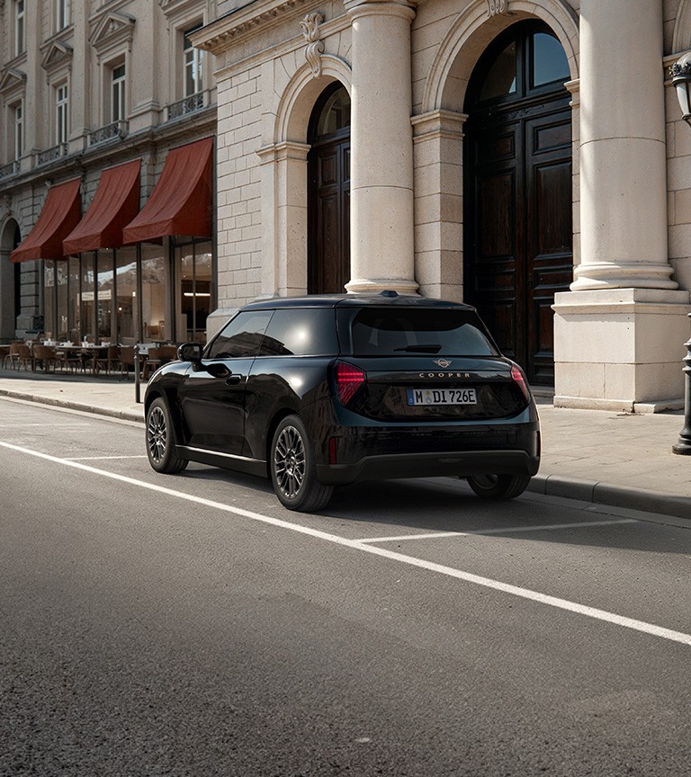 Vollelektrischer MINI Cooper Blackyard Angebot